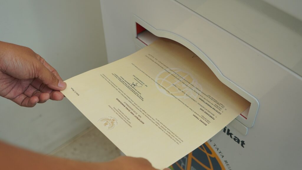 a61974ac-b5f2-490e-b099-d90f3218a43d